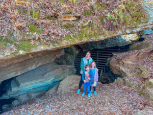 Devil's Den State Park with kids - MIDWEST TRAVEL MAMA