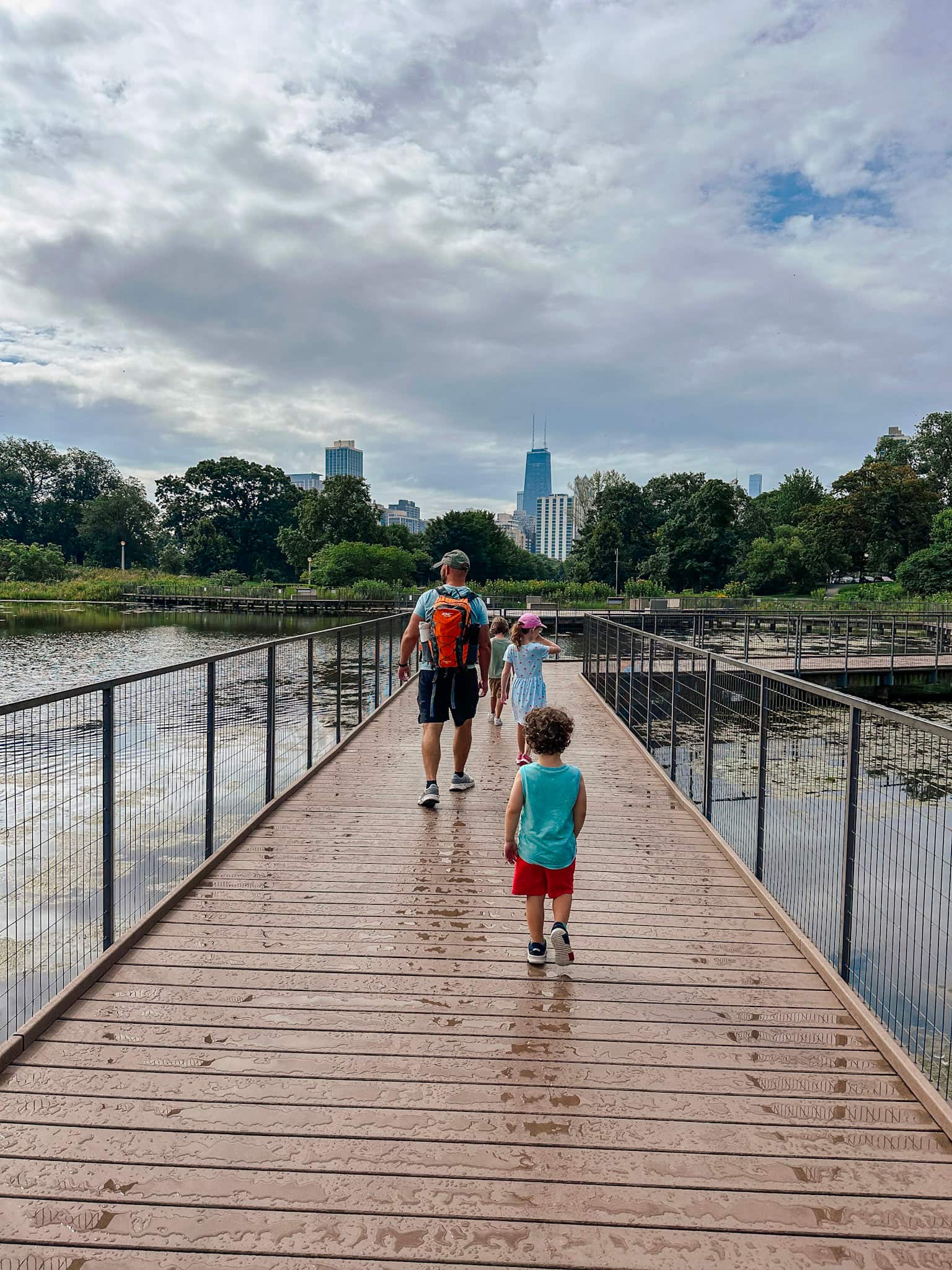 lincoln park boardwalk chicago with kids
