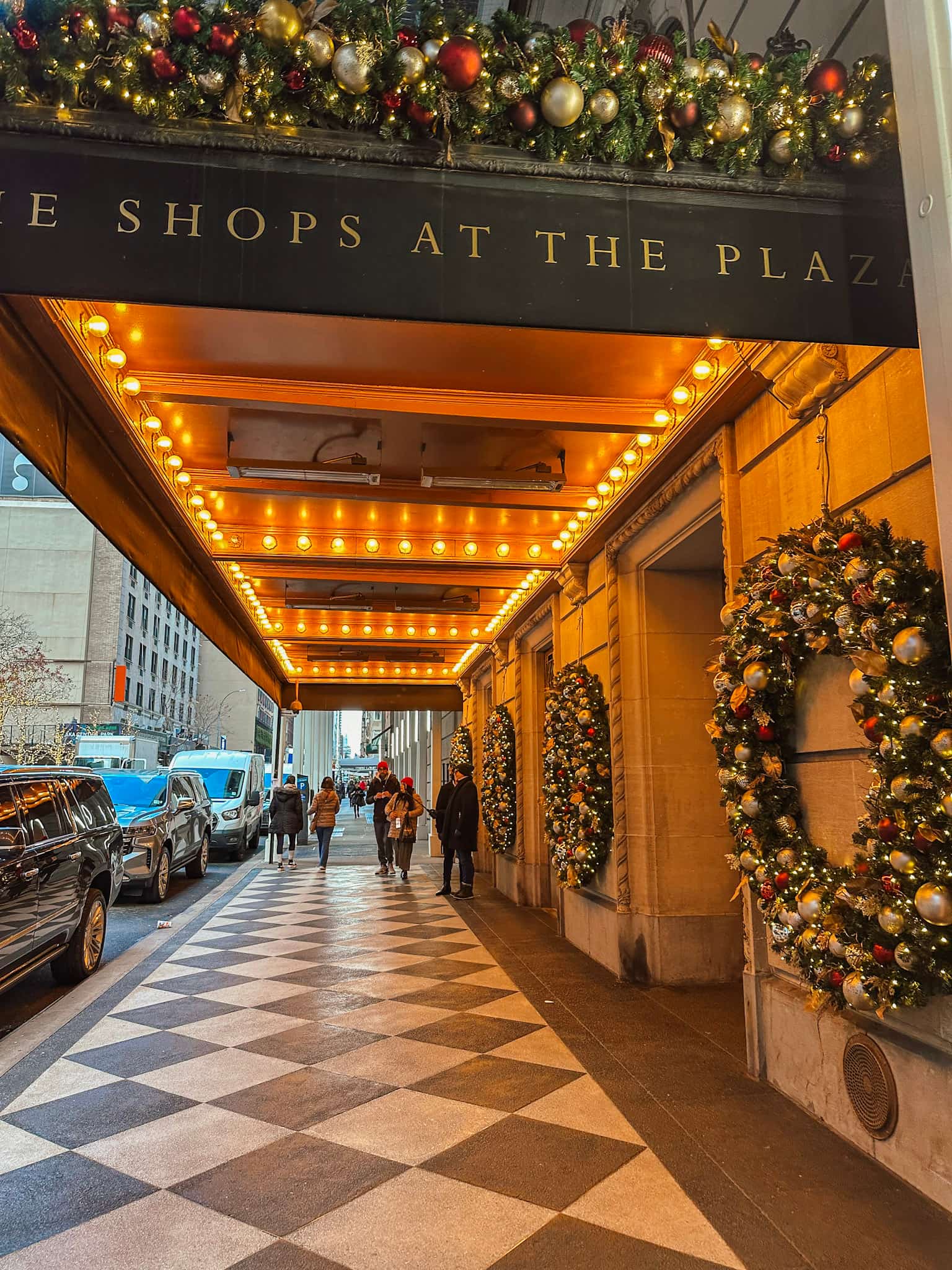 where to stay in NYC at Christmas