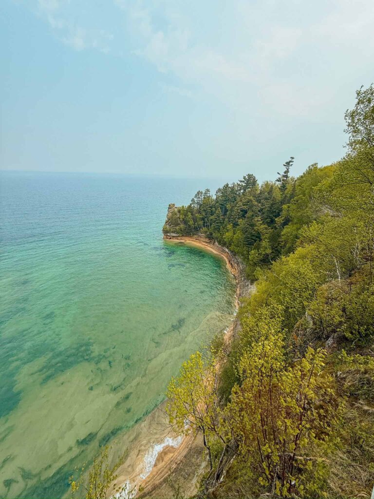 Pictured rocks lakeshore overlook