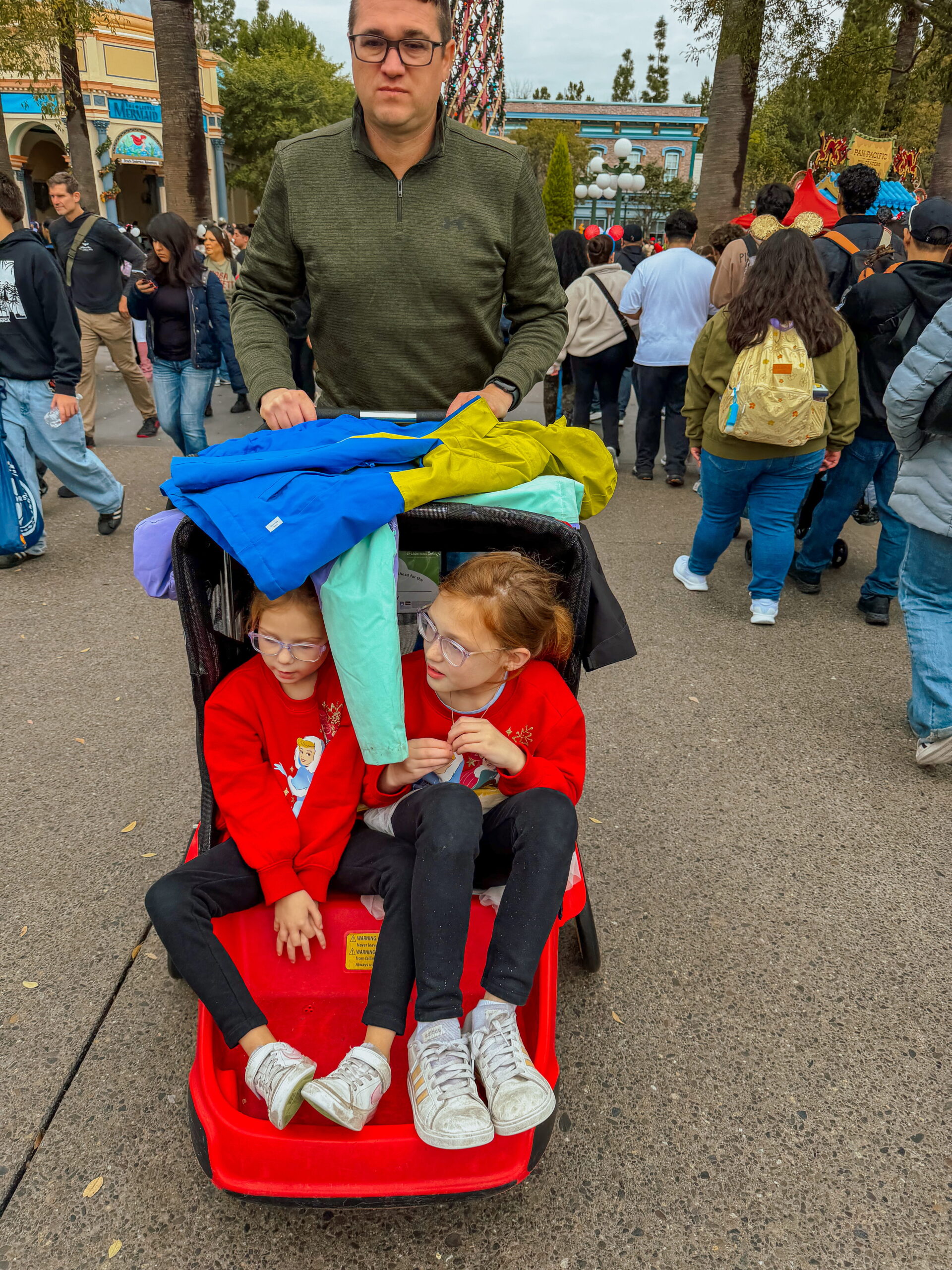 Stroller rental from Disneyland with kids riding