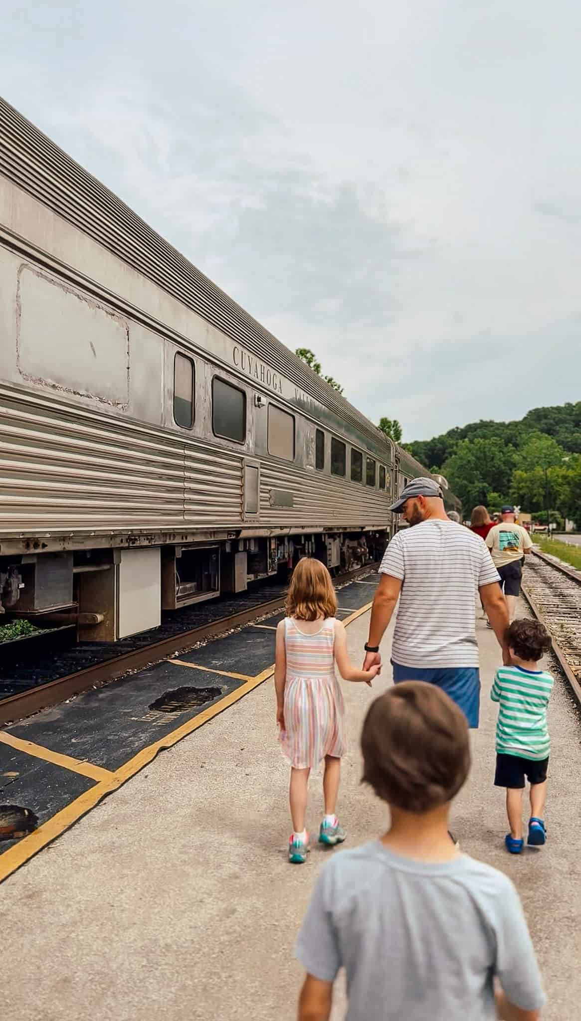 cuyahoga valley scenic train 
