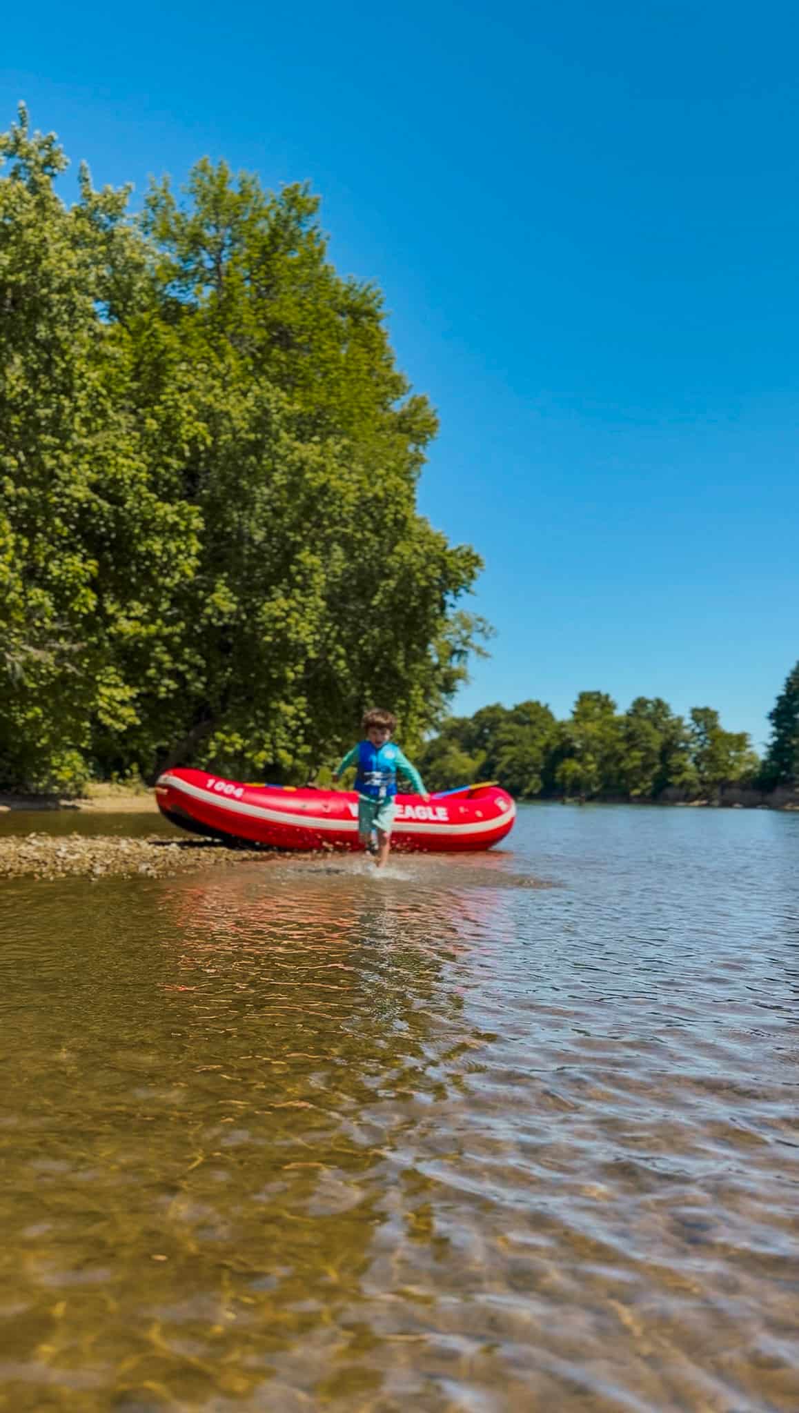 family floating the illinois river 