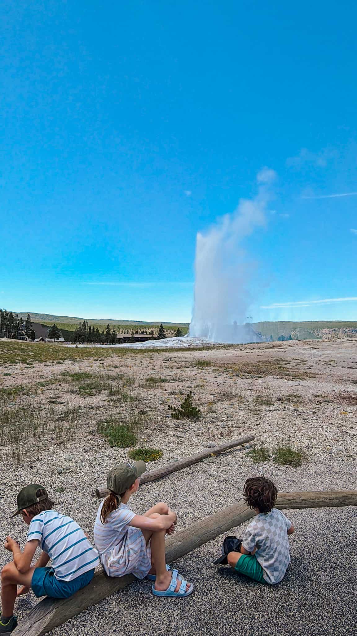 Old faithful yellowstone national park itinerary