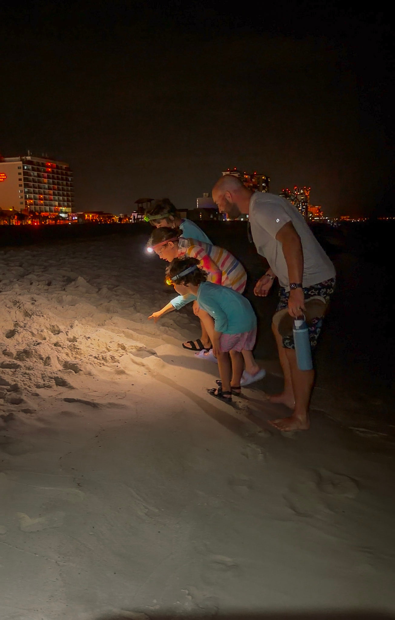 ghost crab hunting in gulf shores alabama with kids