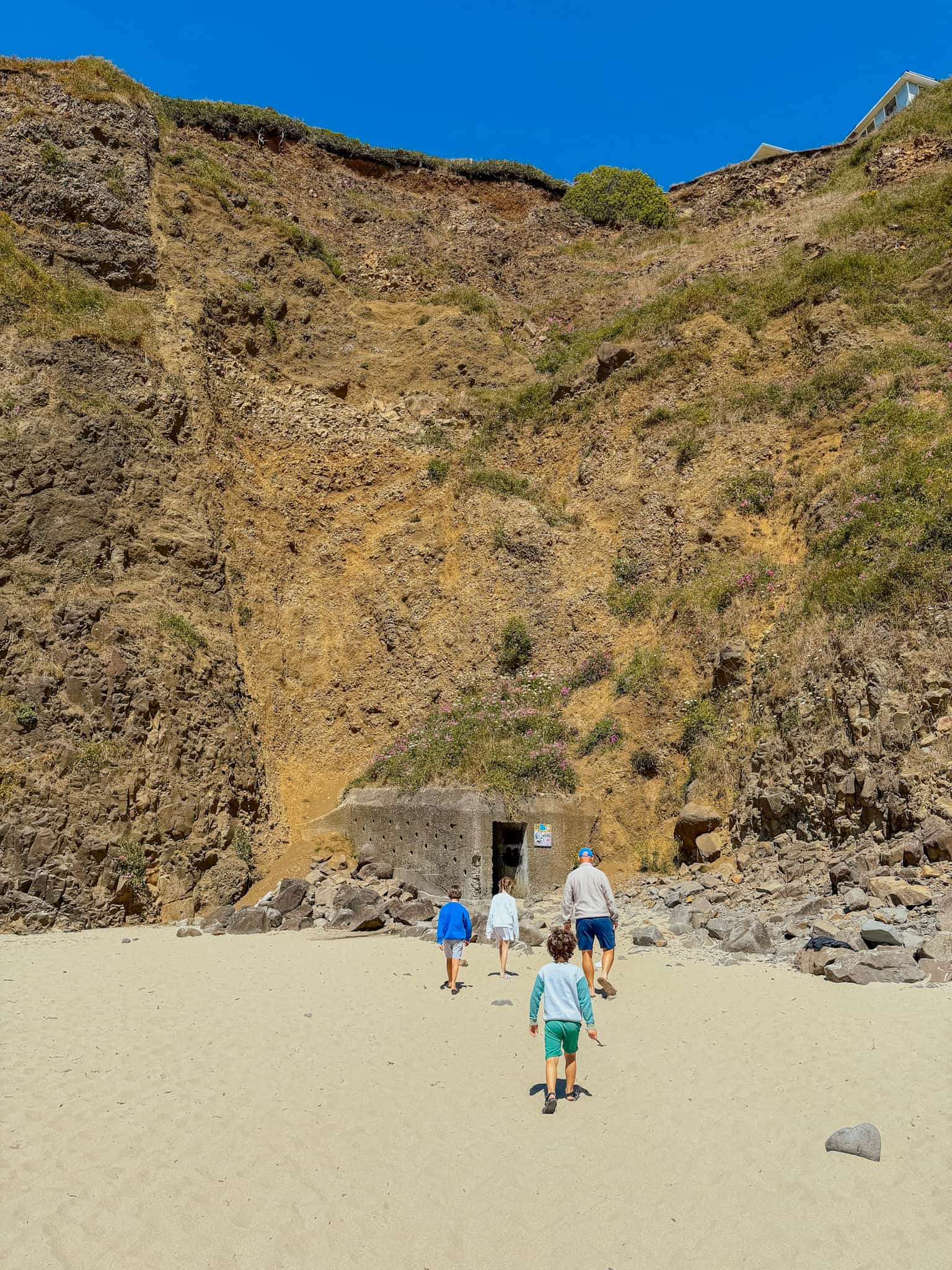 tunnel beach oregon coast road trip